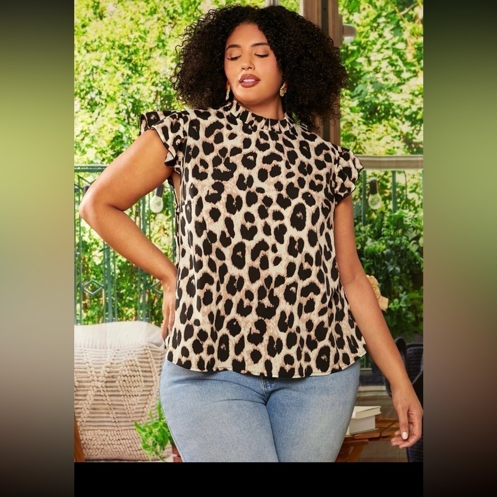New plus size leopard print flutter sleeves blouse size 22v🧡🌸🌹BB HALL